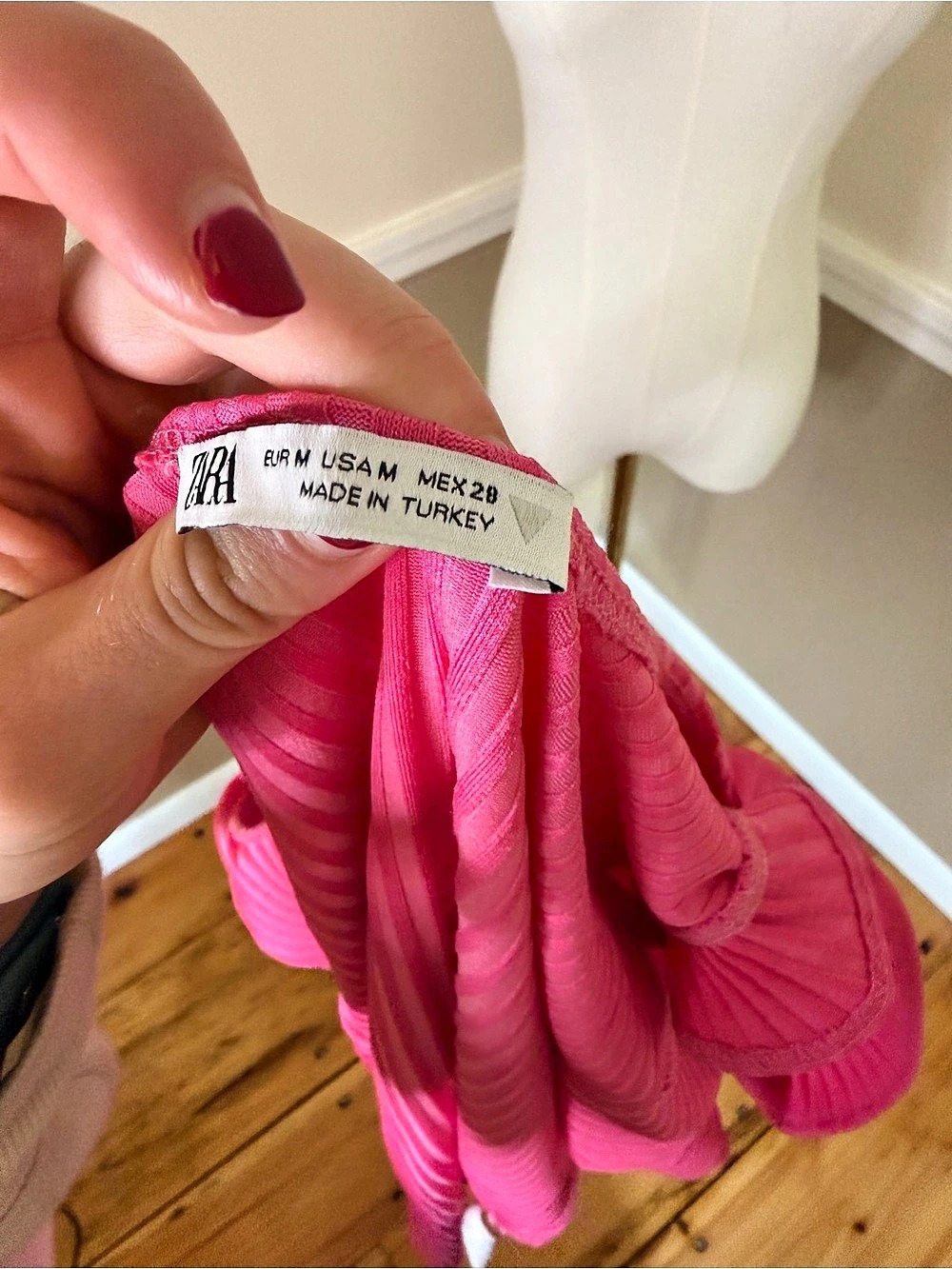 ZARA Pink Ribbed Ruffle Midi Dress Like New - Picture 4 of 4